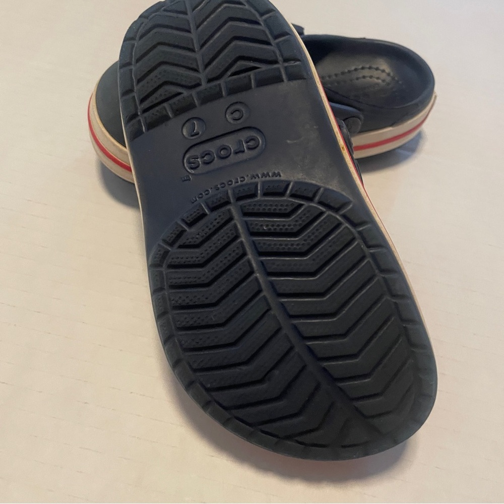 Crocs Kids Navy Clogs, size 7 kids - Picture 3 of 4